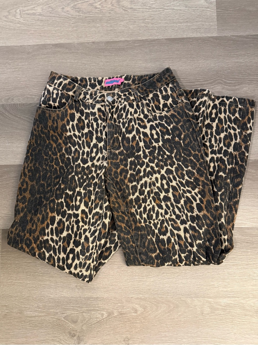 Edikted Leopard Printed Low Rise Jean | S - Picture 3 of 6